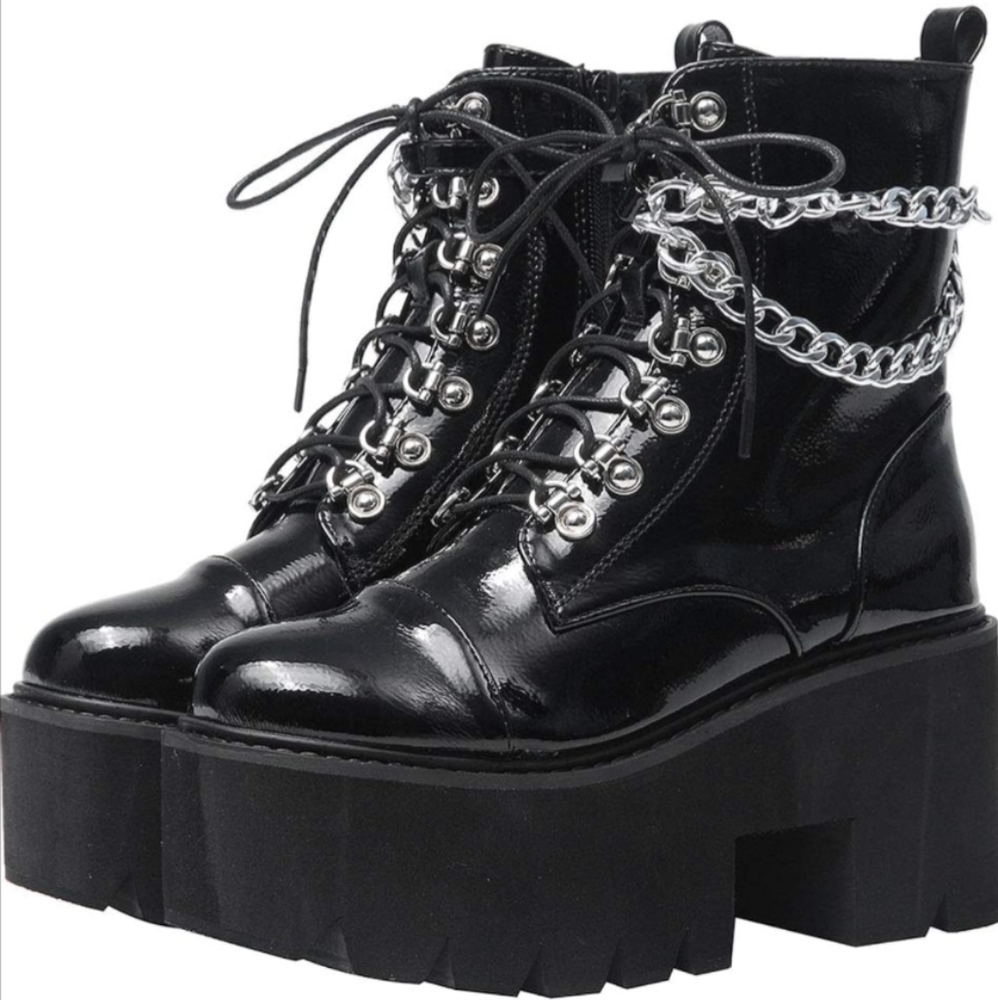 Amazon Black Size 9 Platform Boots